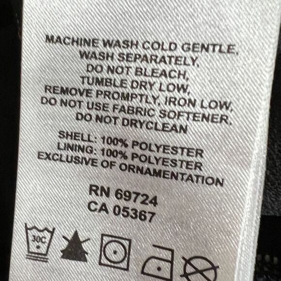 MOUNTAIN HARDWARE SIZE XL BLACK LINED SIMPLE BASIC MENS PULL ON SHORTS - Picture 4 of 6